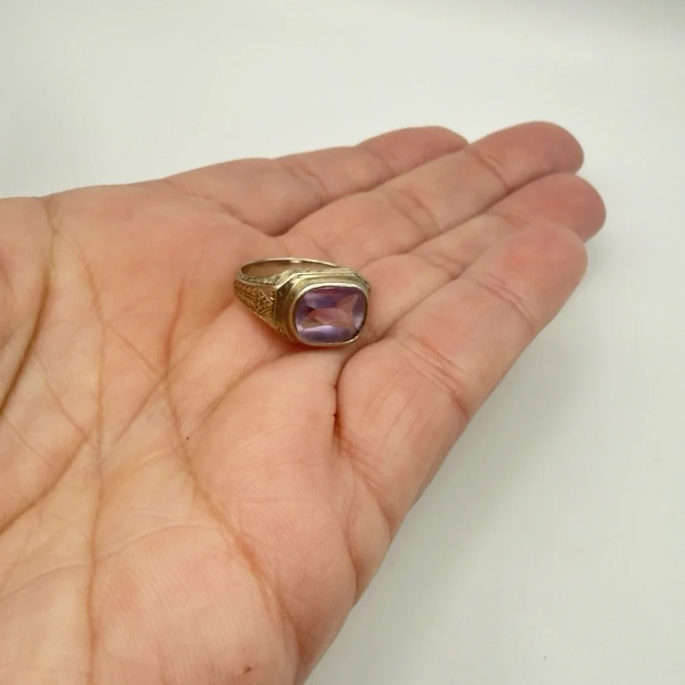 Cushion Cut Purple Stone Ring Engraved Silver Tone Art Deco Style Size 6.5 4.95g